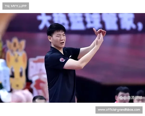 山东全力备战季后赛早晨体能训练集中冲刺北控胜利目标 山东全力备战季后赛早晨体能训练集中冲刺北控胜利目标